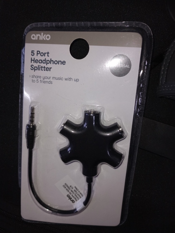 Kennards Self Storage North Melbourne Abandoned Storage Auctions auction IB-1280