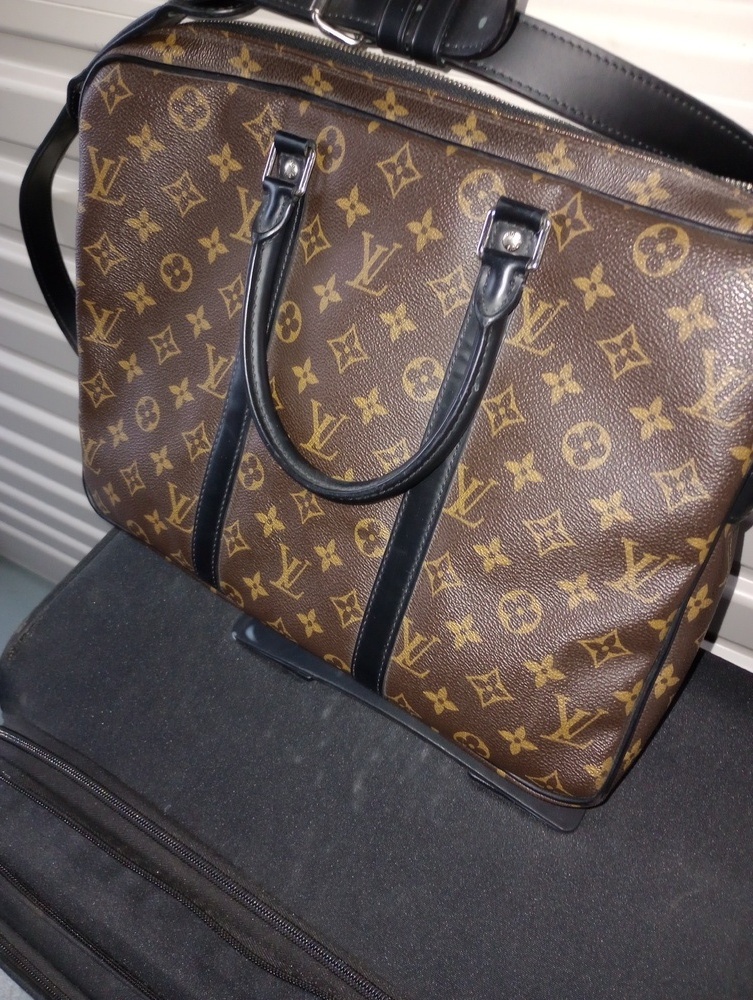 Kennards Self Storage North Melbourne Abandoned Storage centre Auctions auction IB-1280