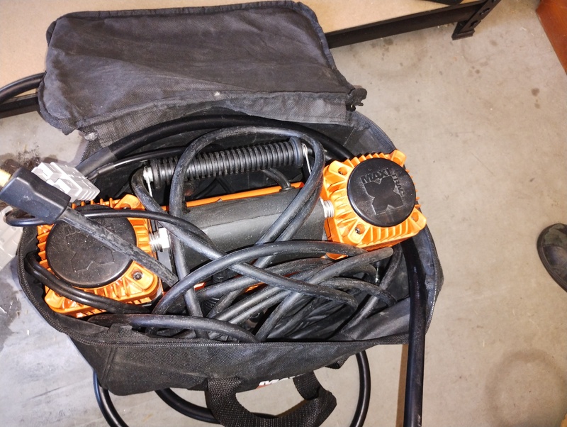 Kennards Self Storage Warrawong Abandoned Self Storage Auctions auction IB-8174