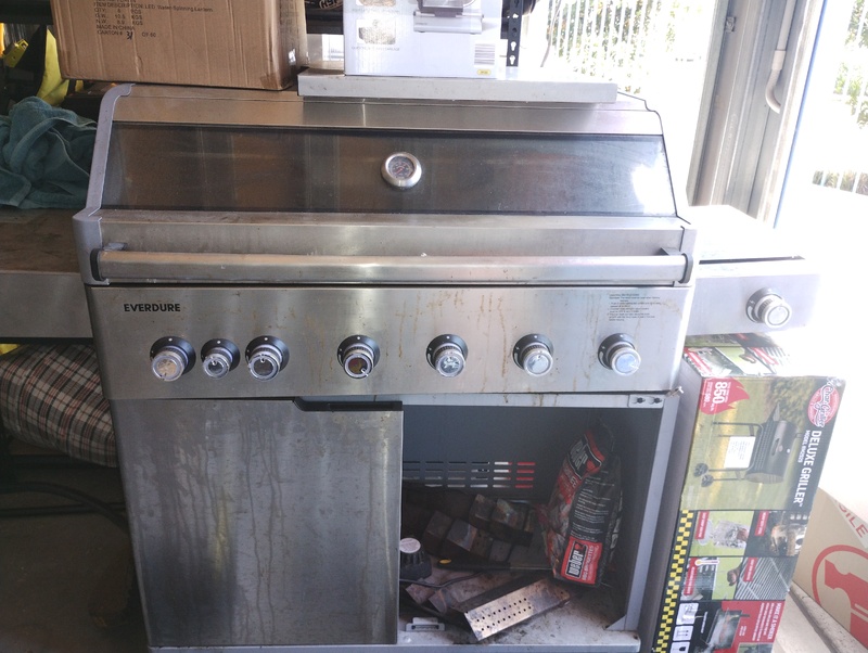 Kennards Self Storage Warrawong AustraliaÂ Storage Auctions auction IB-8174