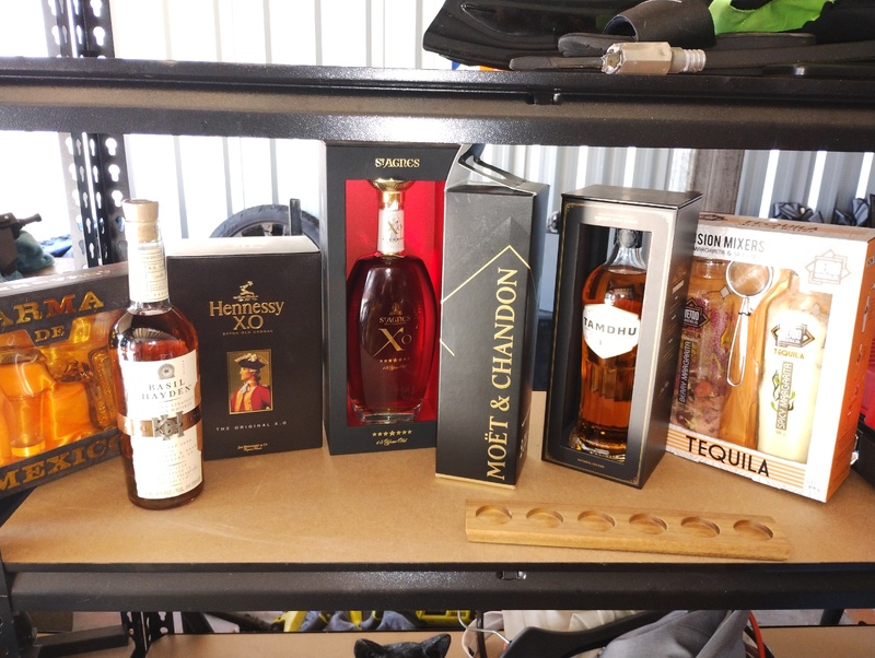 Kennards Self Storage Warrawong Storage Unit Auction auction IB-8174