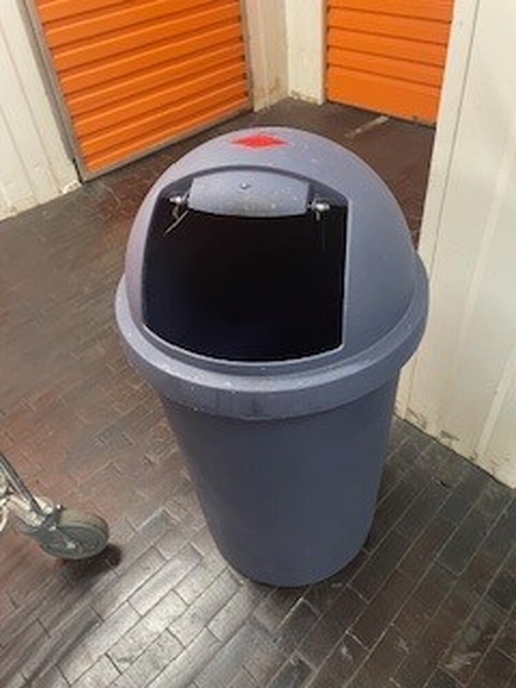 Kennards Self Storage Camperdown Bid on Storage auction IB-7947