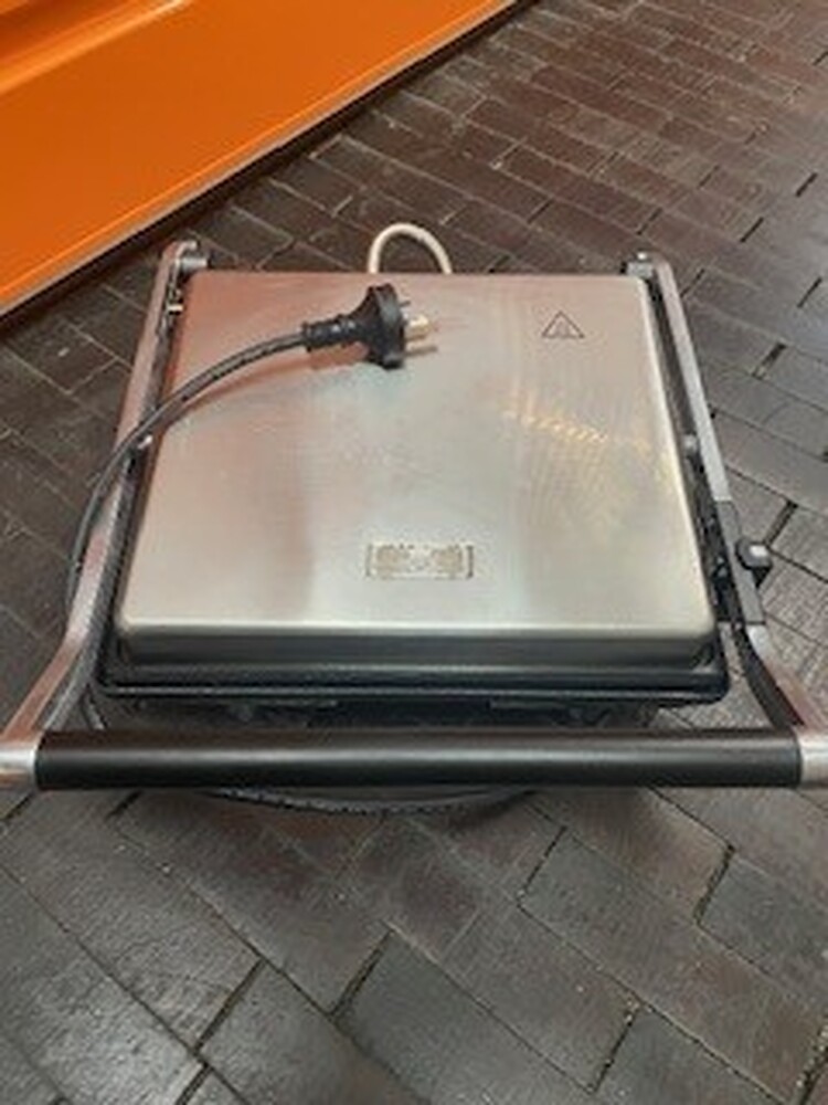 Kennards Self Storage Camperdown Abandoned Storage centre Auctions auction IB-7947