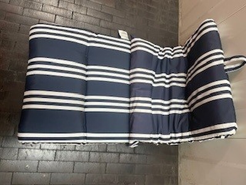 Kennards Self Storage Camperdown Abandoned Storage Auctions auction IB-7947