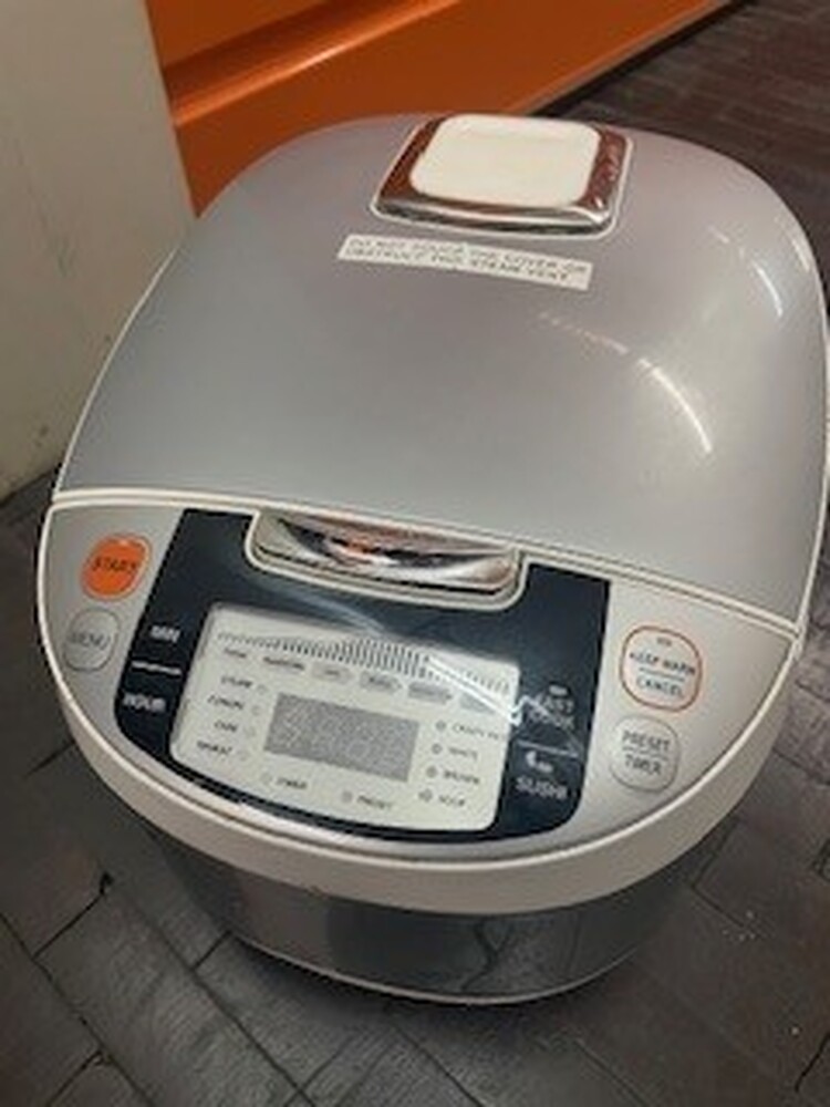 Kennards Self Storage Camperdown Abandoned Self Storage Auctions auction IB-7947