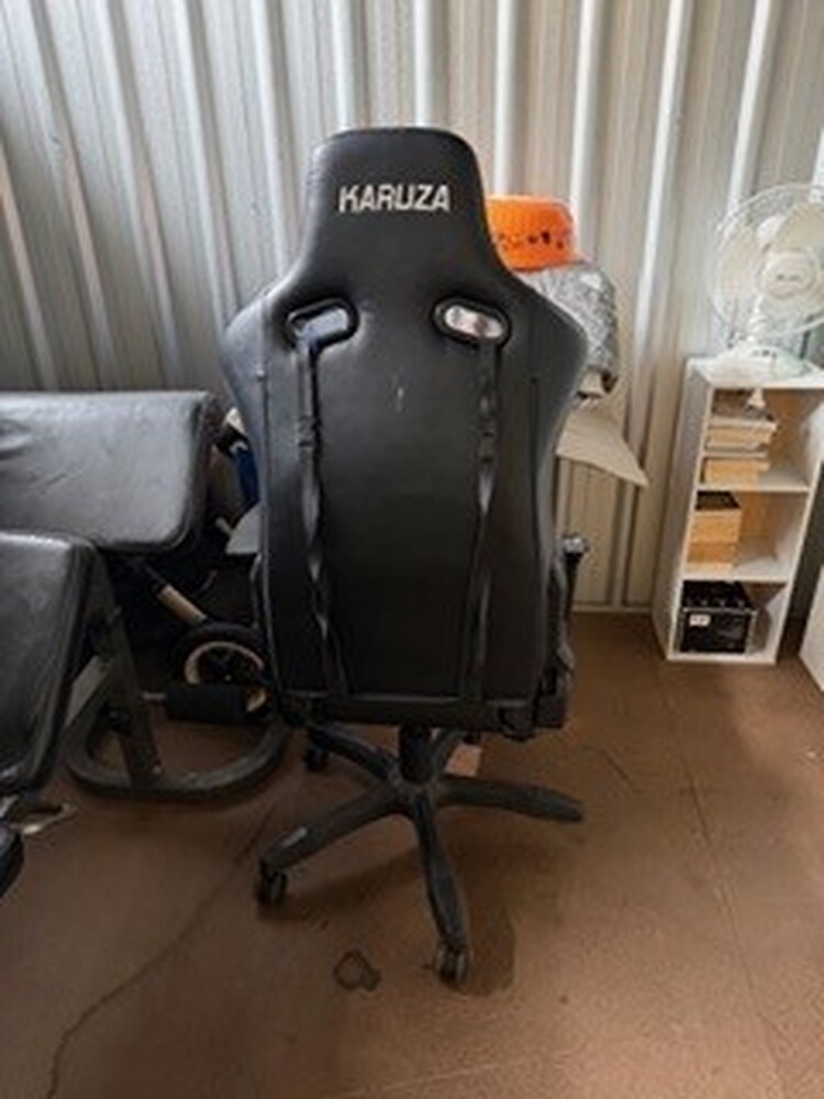 Self Storage Select Abandoned Storage centre Auctions auction IB-3291