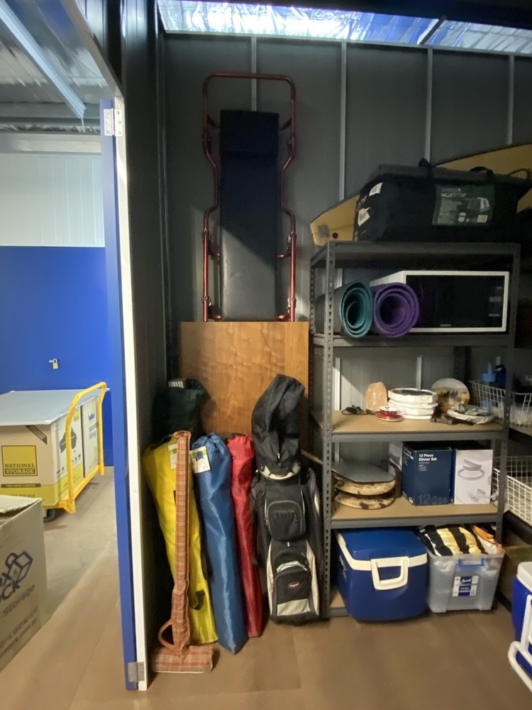 D. Carter - Private Seller Self Storage Unit auction IB-3229