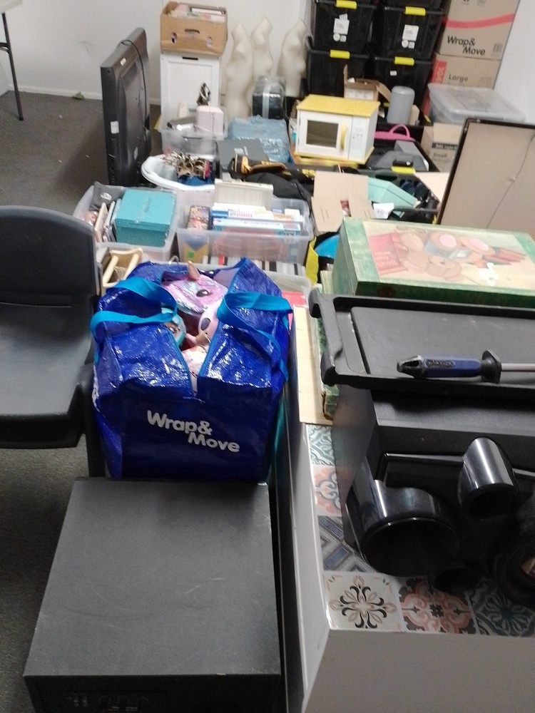 V. Blackburn - Private Seller Abandoned Storage centre Auctions auction IB-2911