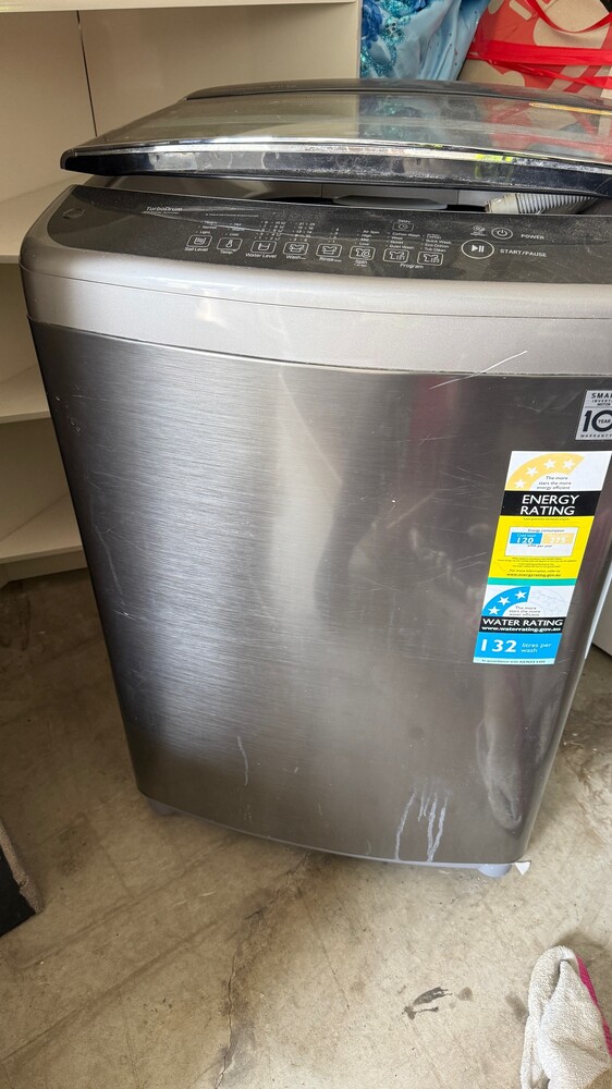 Storage King Greenacre Abandoned Storage garage Auctions auction IB-5431