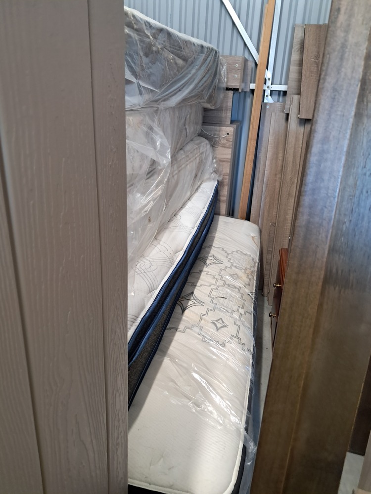 Storage King Braemar Bid on Self Storage Unit auction IB-3963