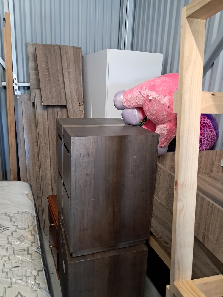 Storage King Braemar Abandoned Self Storage Auctions auction IB-3963