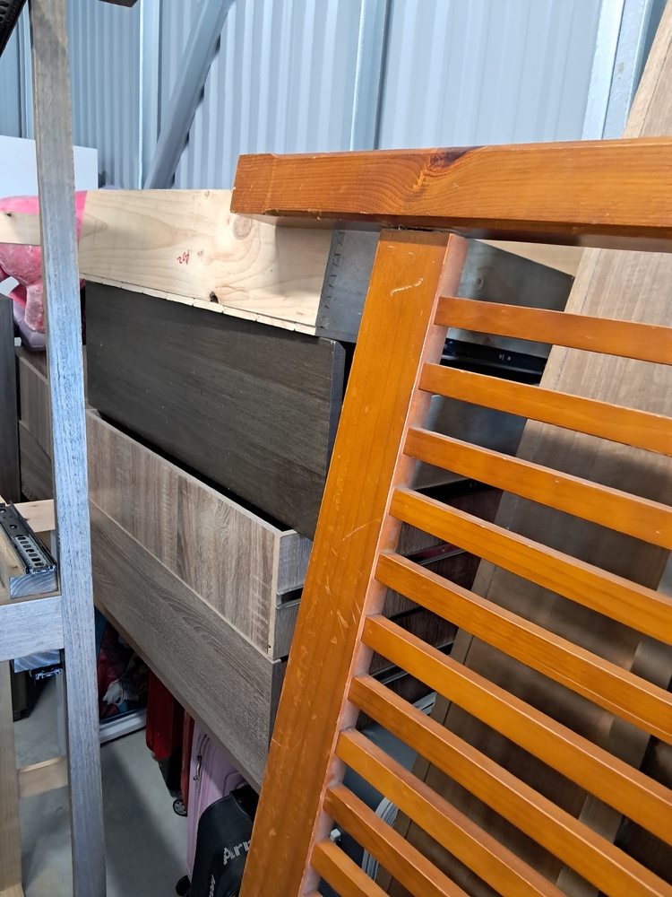 Storage King Braemar Abandoned Storage Auctions auction IB-3963