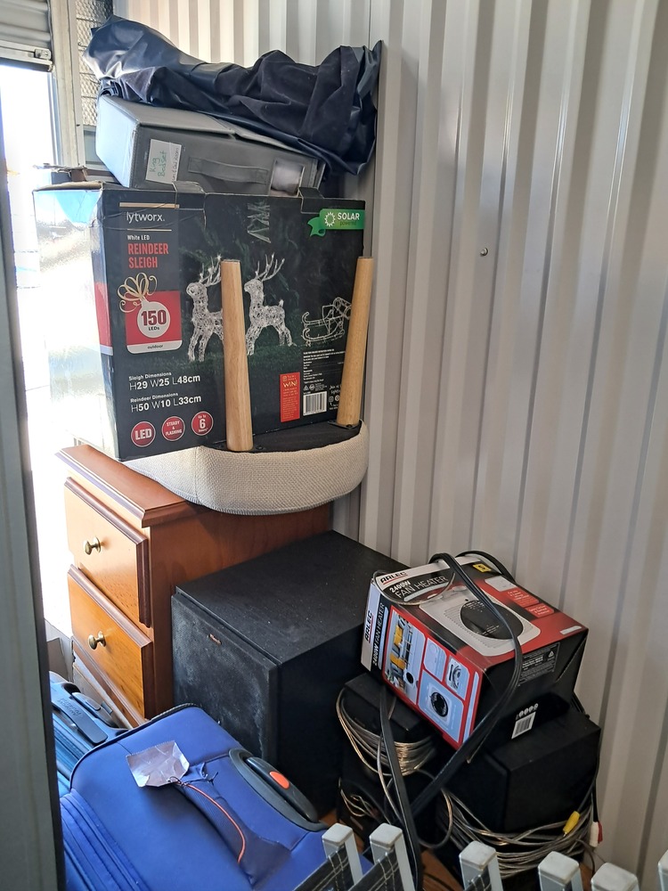 Storage King Braemar Abandoned Storage garage Auctions auction IB-3963