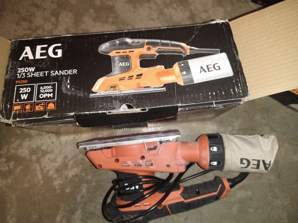 Kennards Self Storage Rydalmere Bid on Storage auction IB-8531