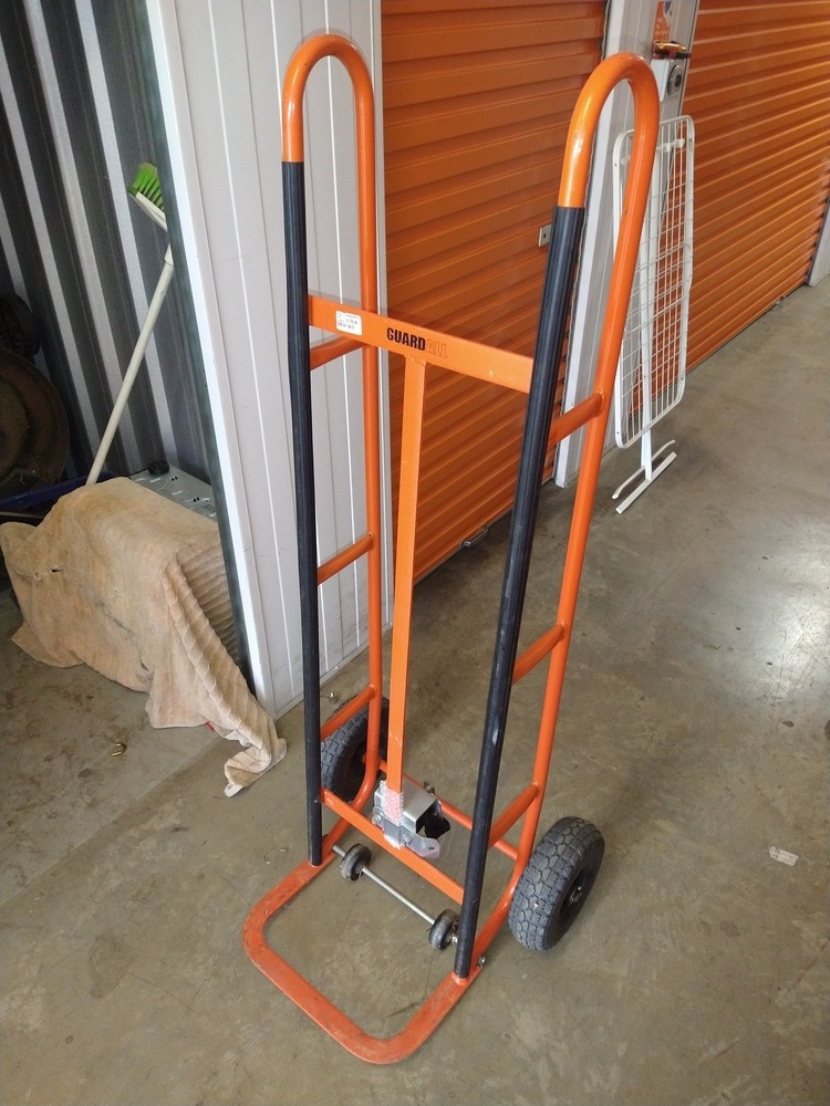 Kennards Self Storage Rydalmere Abandoned Storage garage Auctions auction IB-8531