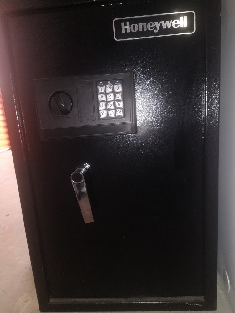 Kennards Self Storage Rydalmere Storage centre Auctions auction IB-8531