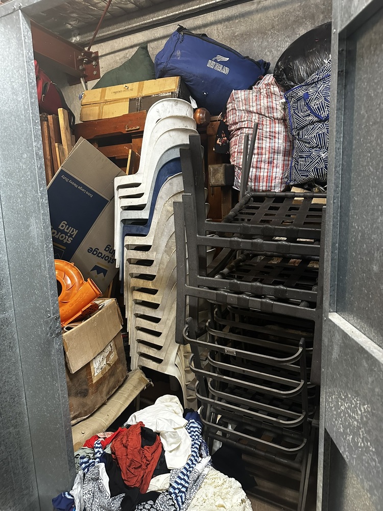 Storage King Springwood Abandoned Self Storage Auctions auction IB-9554