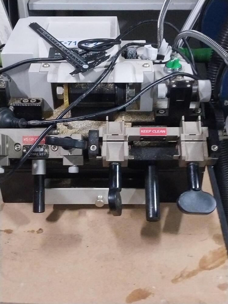 Storage King Coomera Abandoned Storage Auctions auction IB-4845