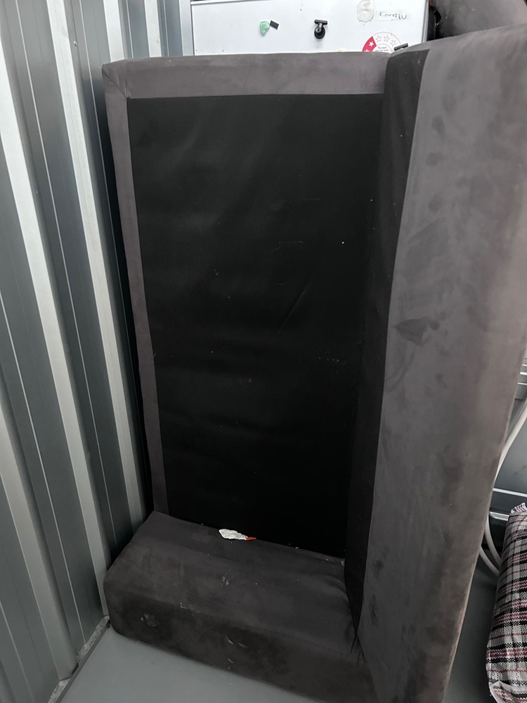 KeepSafe Storage Redbank Abandoned Self Storage Auctions auction IB-3533