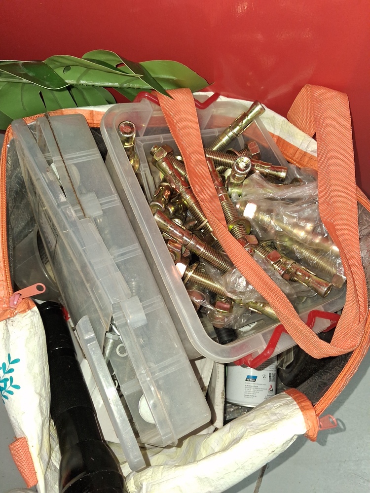 Public Self Storage Hallam Storage Auctions auction IB-7221