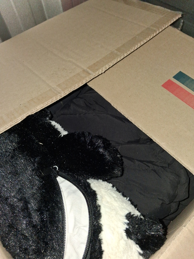 Public Self Storage Hallam Storage Unit Auction auction IB-7221