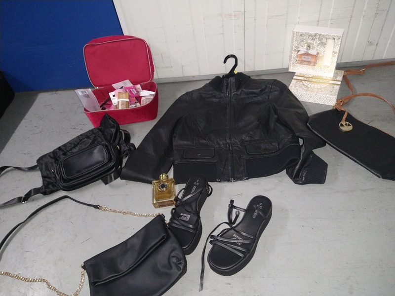 Kennards Self Storage Artarmon 2 Bid on Storage Unit auction IB-1342