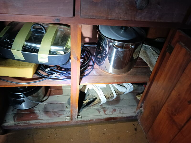 NQ Self Storage Abandoned Storage garage Auctions auction IB-8841