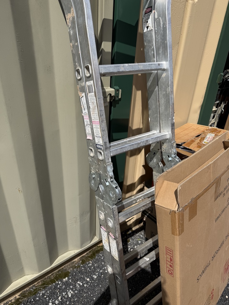 Fort Knox Self Storage Dandenong Abandoned Storage garage Auctions auction IB-4289