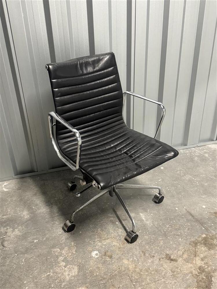 Storage King Caringbah Abandoned Storage centre Auctions auction IB-1502