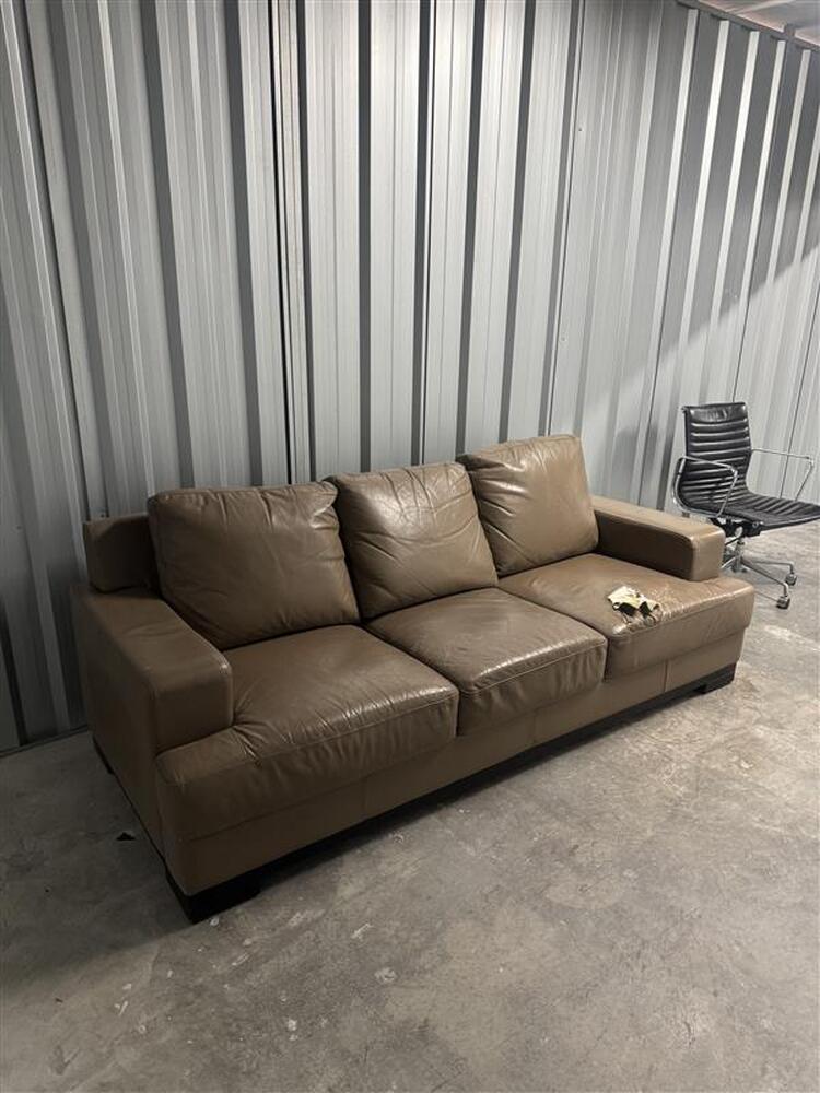 Storage King Caringbah Abandoned Storage garage Auctions auction IB-1502