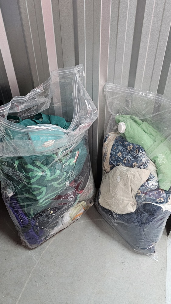 Public Self Storage Hallam Bid on Storage auction IB-7008