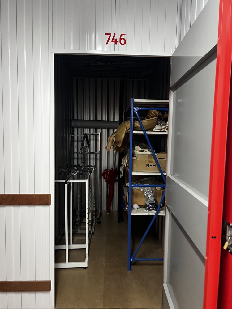 Public Self Storage Scoresby Storage auction IB-9200