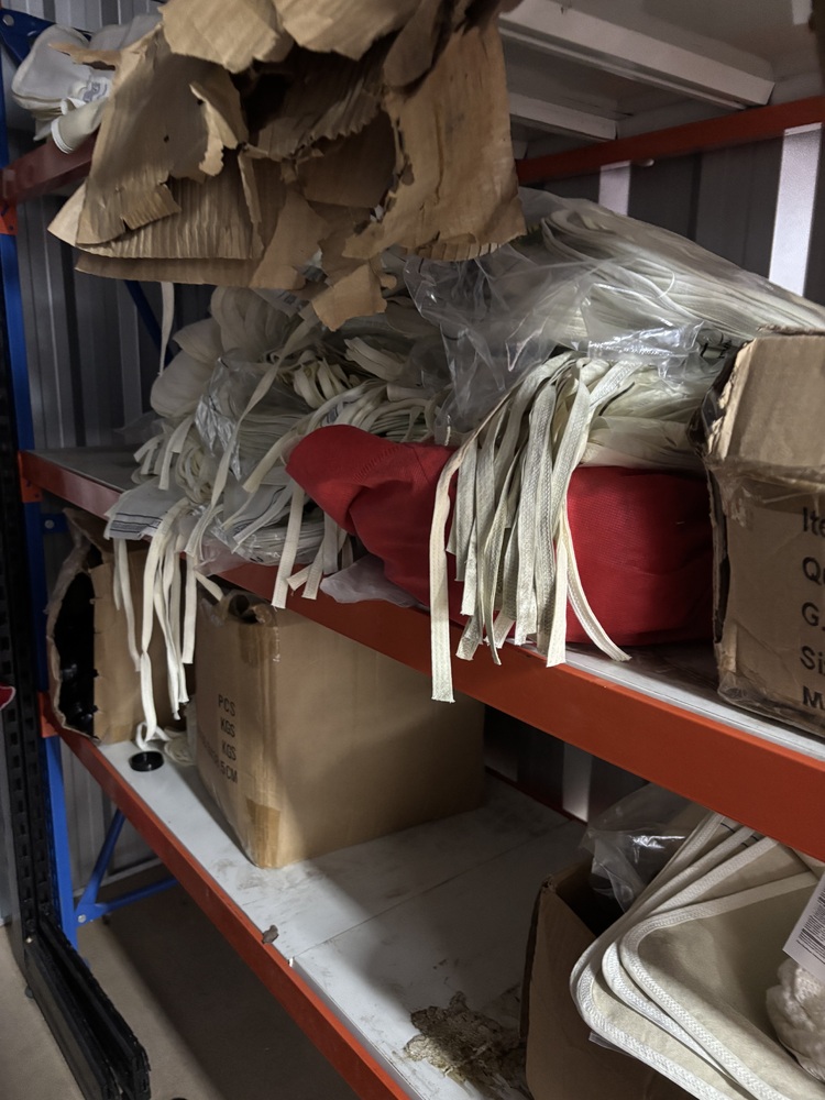 Public Self Storage Scoresby Bid on Storage Unit auction IB-9200