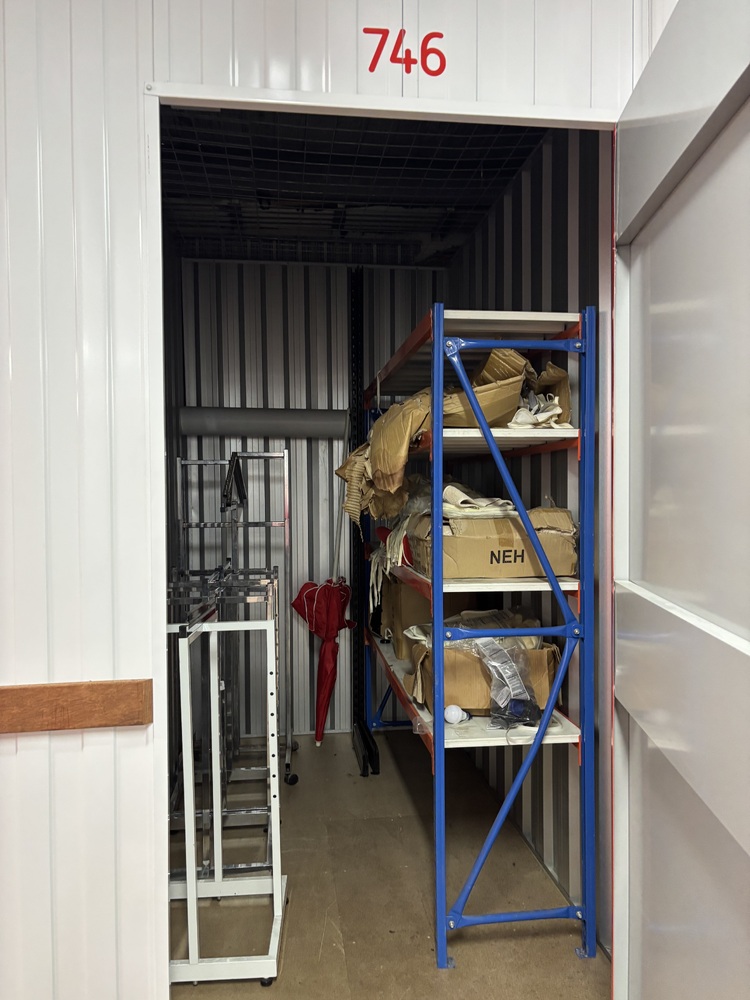 Public Self Storage Scoresby Bid on Self Storage Unit auction IB-9200