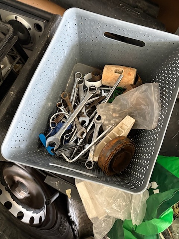 Storeaway Neerabup Abandoned Self Storage Auctions auction IB-2676