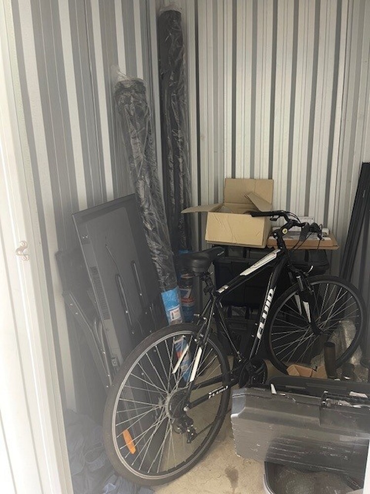 Storage King Kunda Park Abandoned Self Storage Auctions auction IB-1324