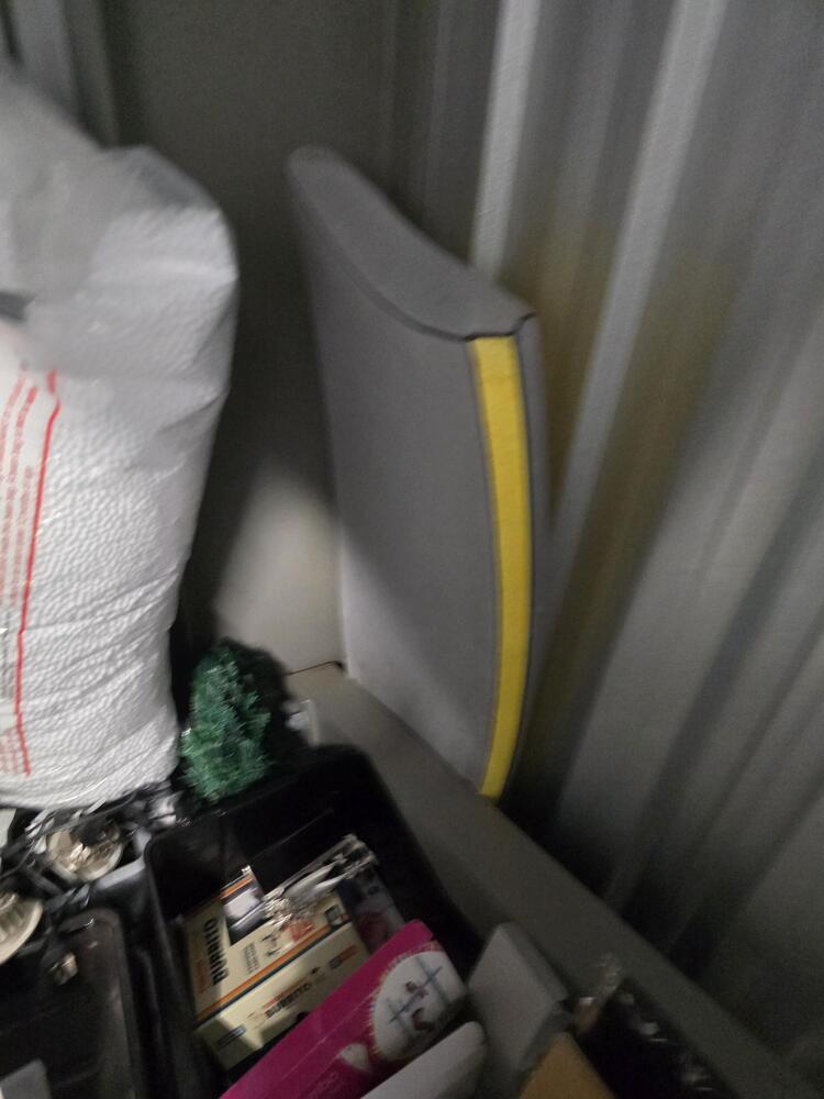 Storage King Redbank Plains Bid on Storage auction IB-8805