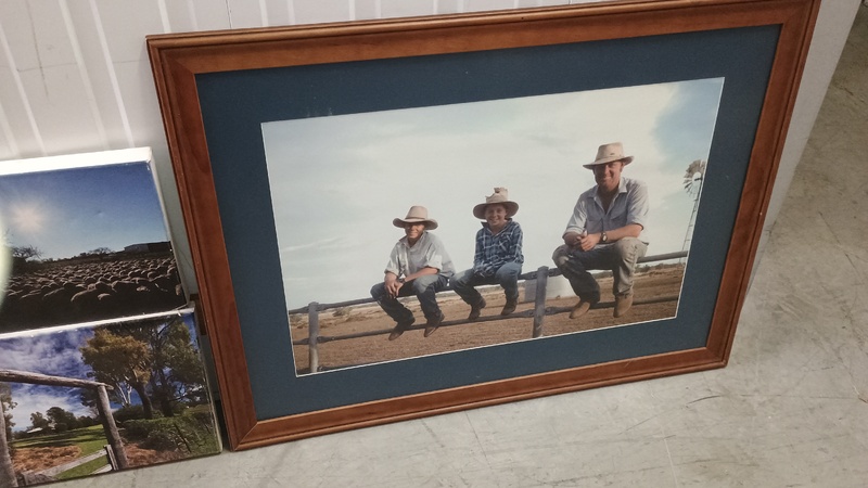 Kennards Self Storage Milton Abandoned Storage Unit Auctions auction IB-8178