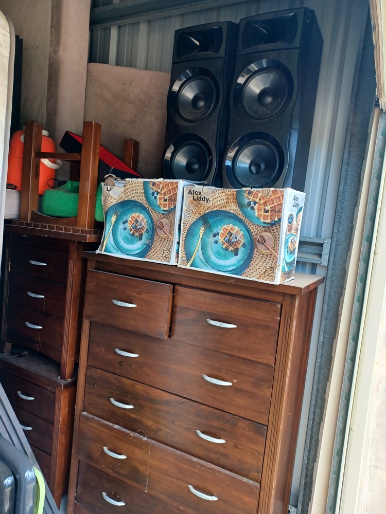 Loxon Storage Gladstone Storage Unit auction IB-7620