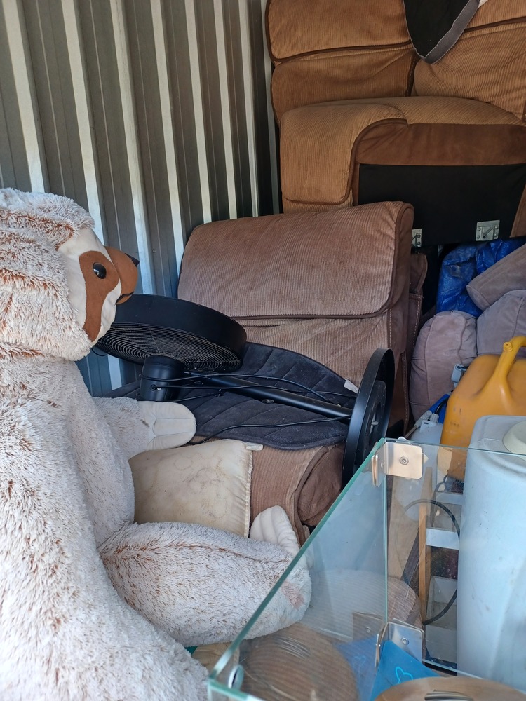 Loxon Storage Gladstone Storage Facility Unit auction IB-7620