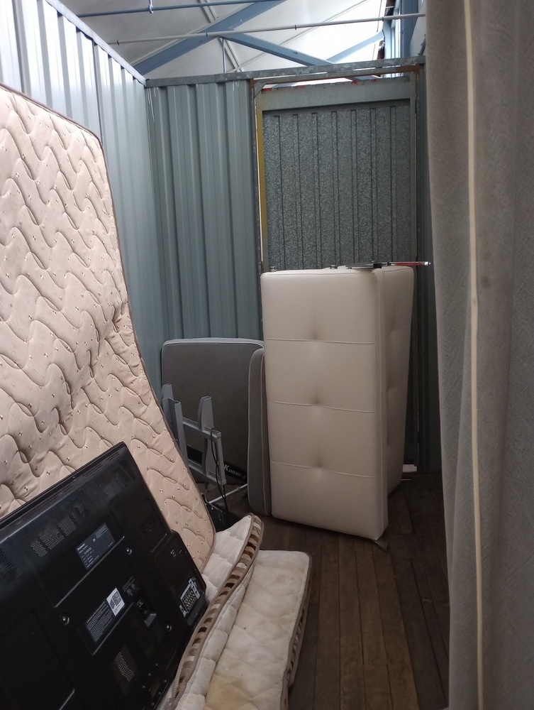 Kennards Self Storage Fortitude Valley Abandoned Self Storage Auctions auction IB-6212