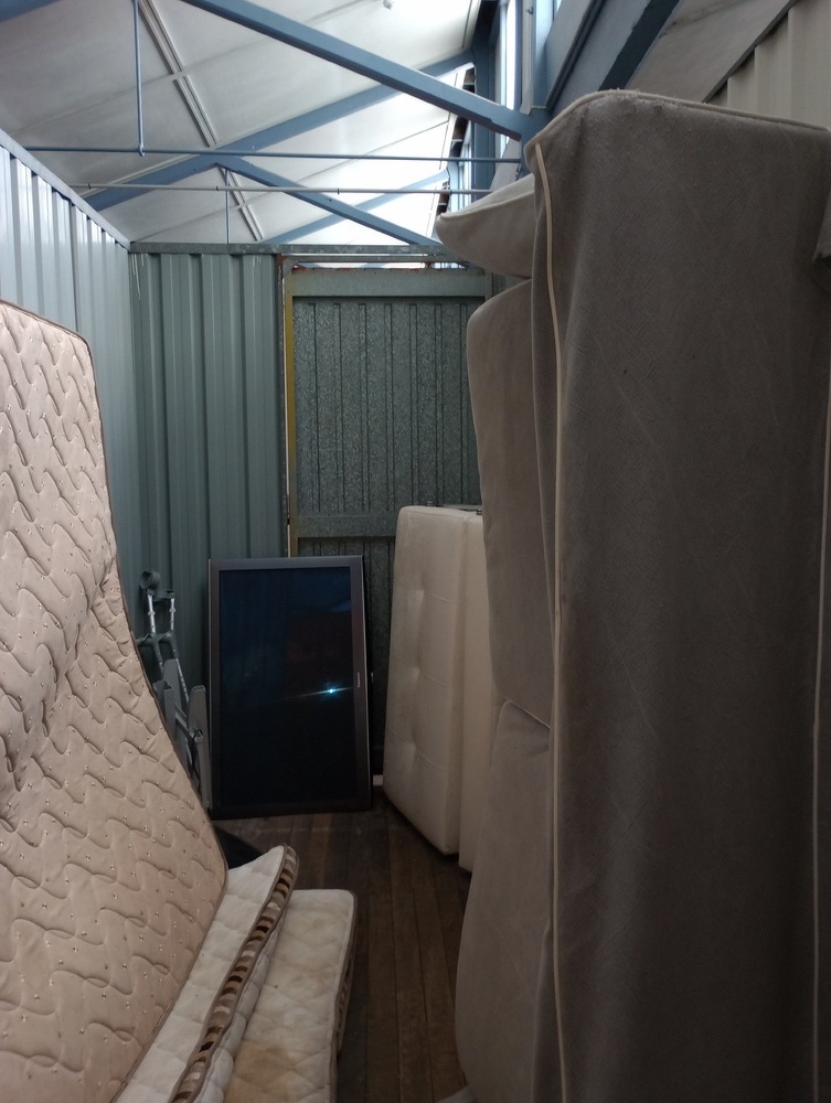 Kennards Self Storage Fortitude Valley Abandoned Storage Unit Auctions auction IB-6212