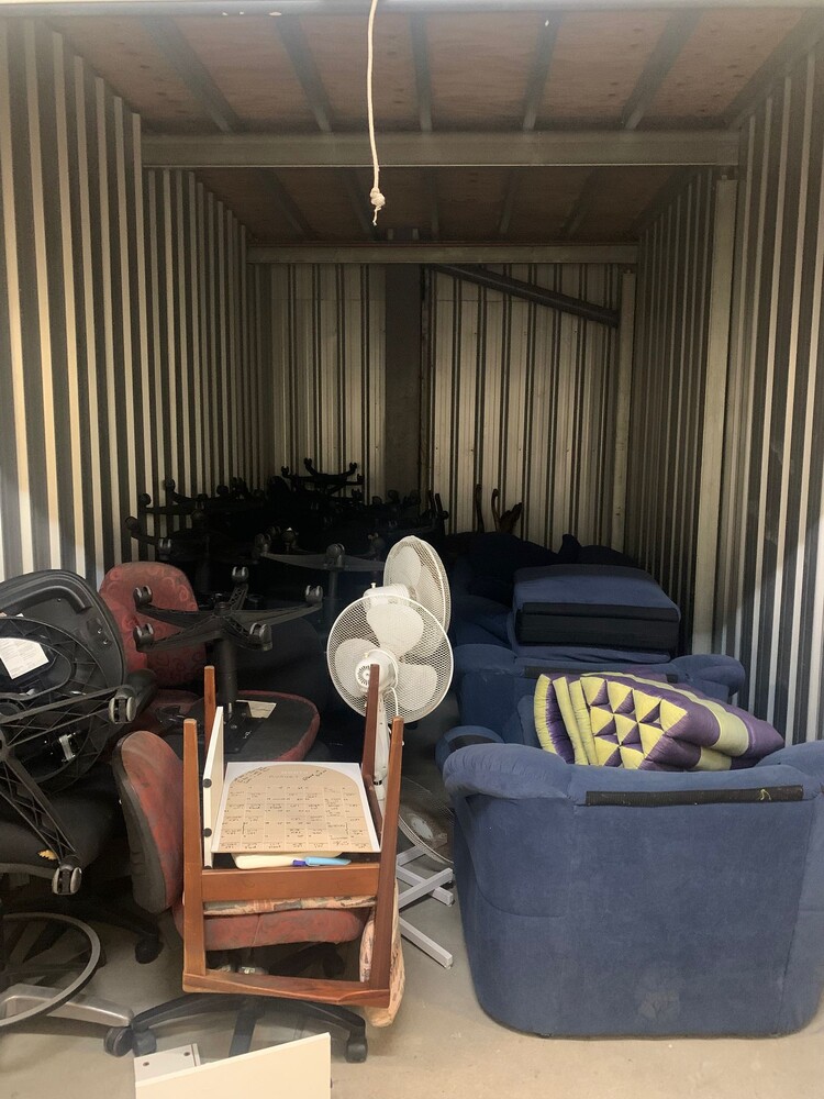 Storage King Hamilton Abandoned Storage Unit Auctions auction IB-3043