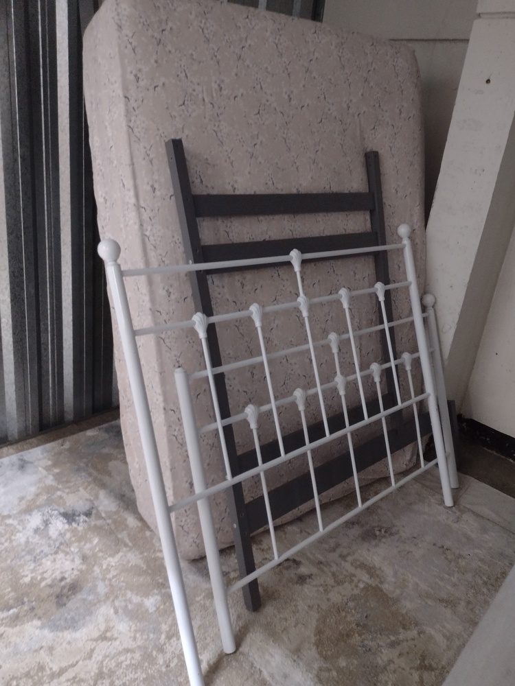 Kennards Self Storage Hornsby Bid on Storage Unit auction IB-7473