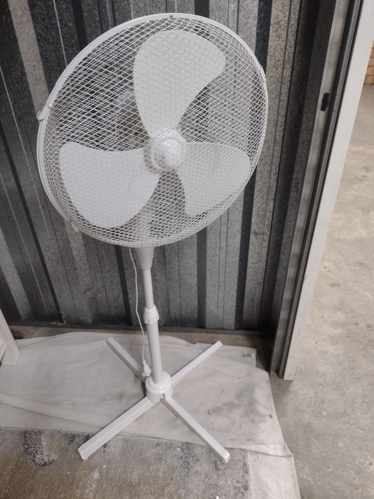 Kennards Self Storage Hornsby Bid on Storage auction IB-7473