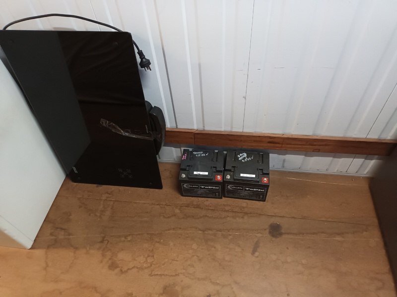 Storage King Kingston Bid on Storage auction IB-6050