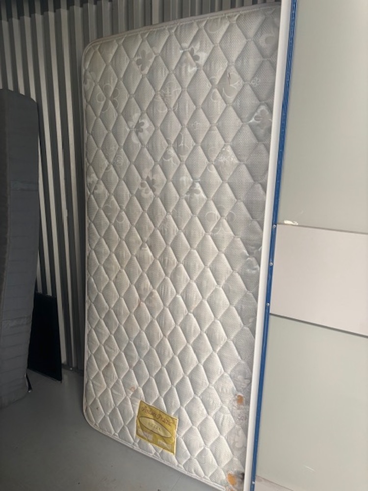 Rent a Space Bexley Self Storage auction IB-4747