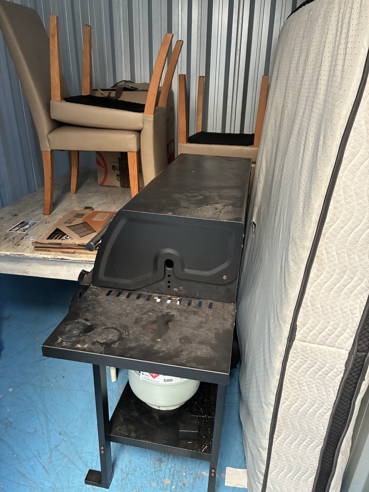 Storage King Ashmore Storage Unit auction IB-8951