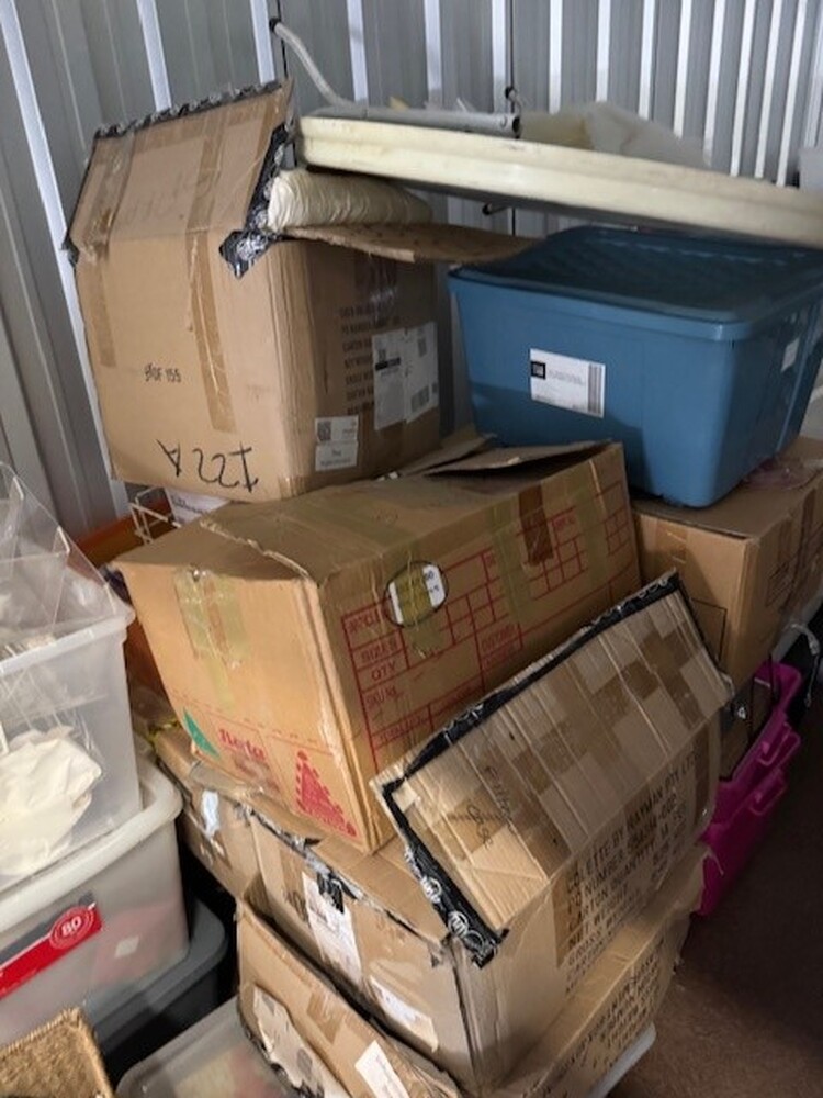 Storage Choice Sumner Park Self Storage Unit auction IB-4272