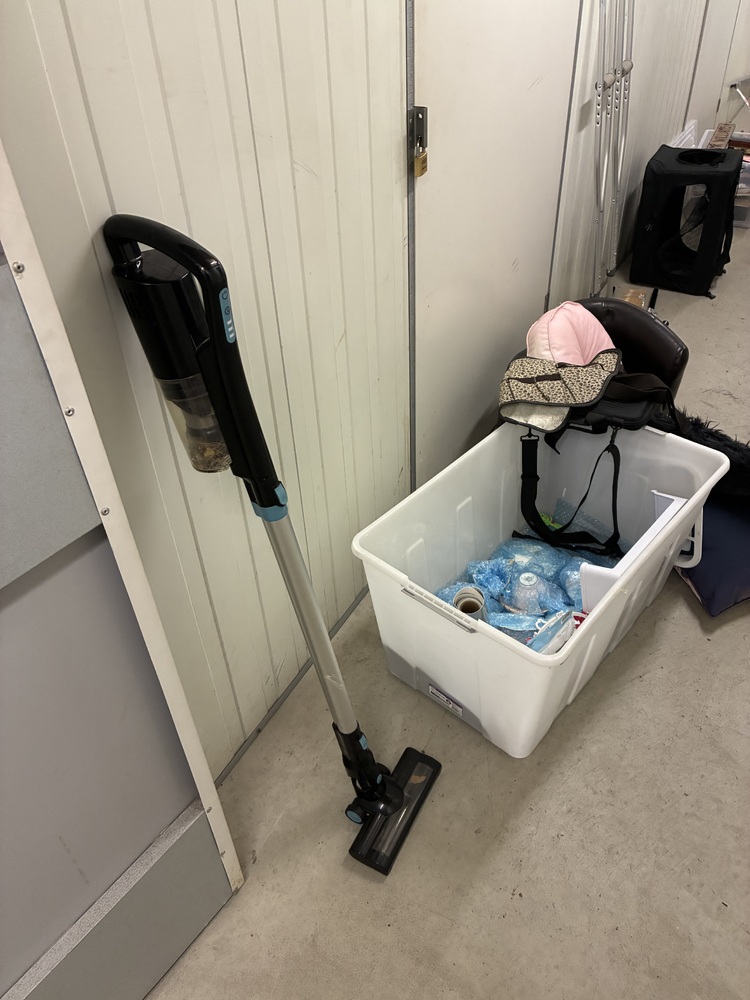 Storage Choice Albion Bid on Self Storage Unit auction IB-2213